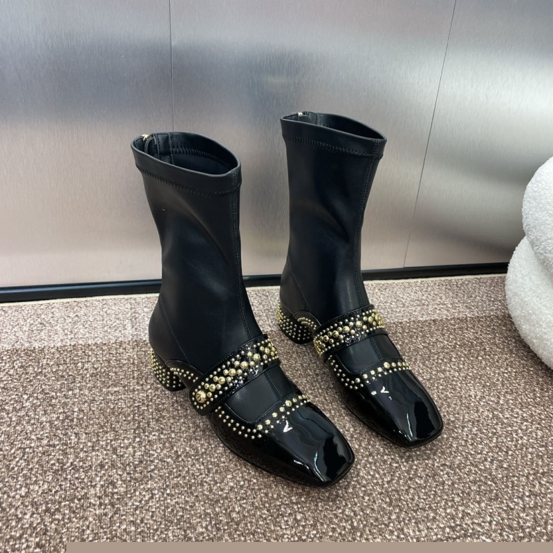 ch**an D*or boots